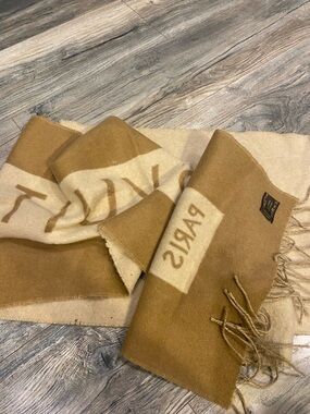 Authentic Louis Vuitton scarf "damaged"
